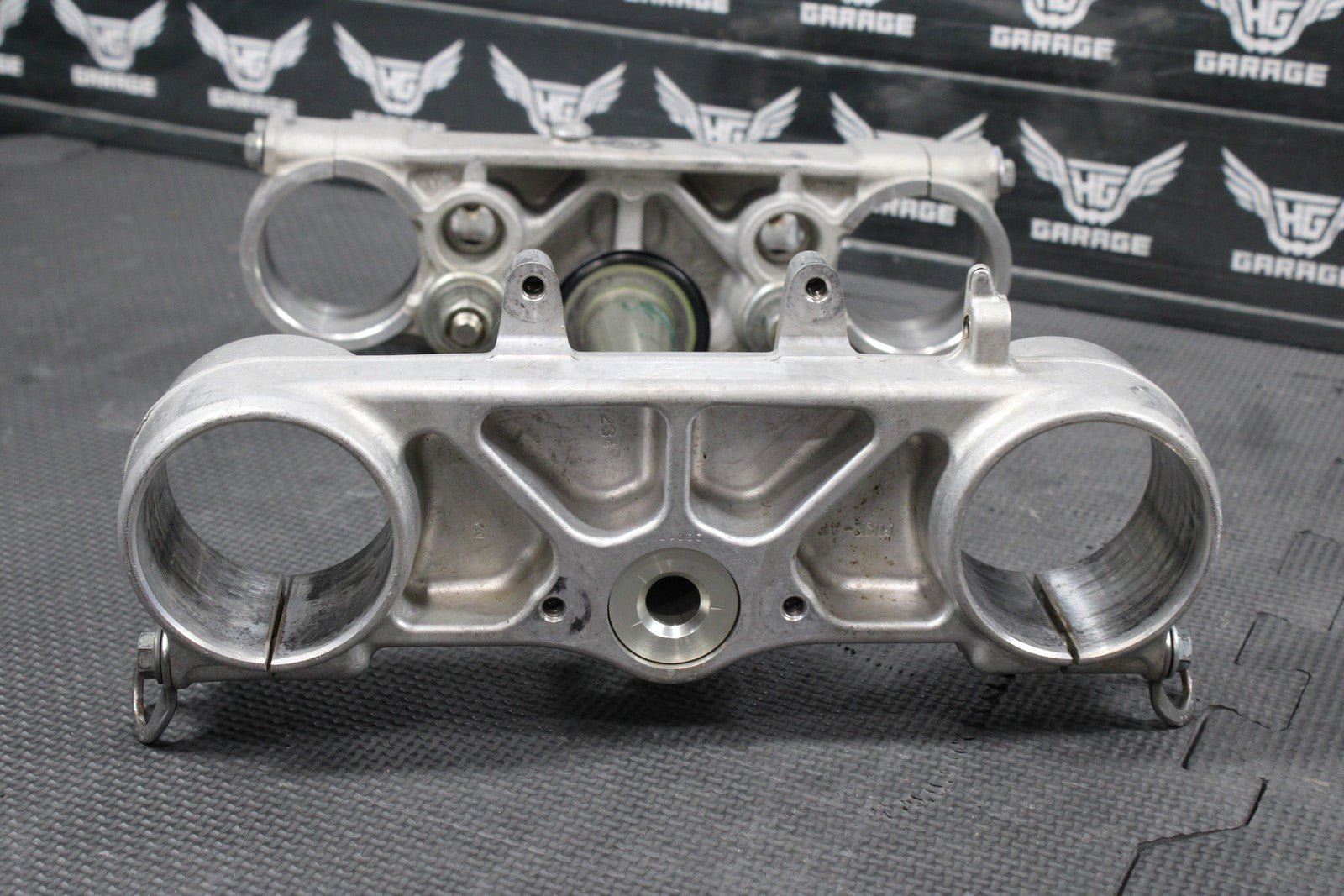 2023 HONDA CRF250R OEM FRONT FORKS LOWER UPPER TRIPLE TREE STEM CLAMP FRONT FORK - hggarage