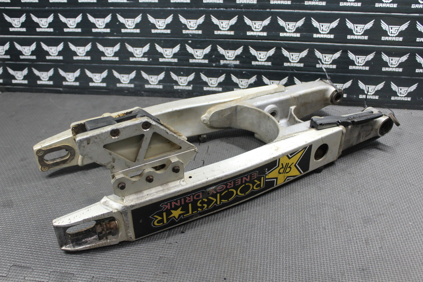 1997 SUZUKI RM250 OEM SWINGARM SWING ARM SUSPENSION 61000-36E10