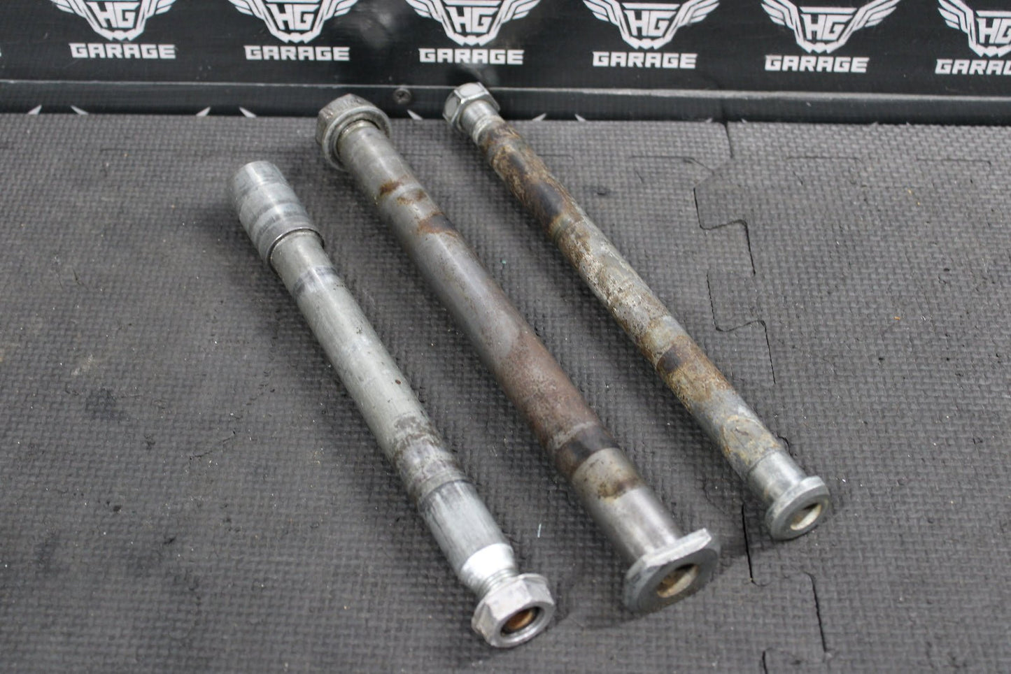 2007 YAMAHA YZ450F OEM FRONT REAR AXLE BACK WHEEL RIM SWINGARM PIVOT BOLT AXLES - hggarage