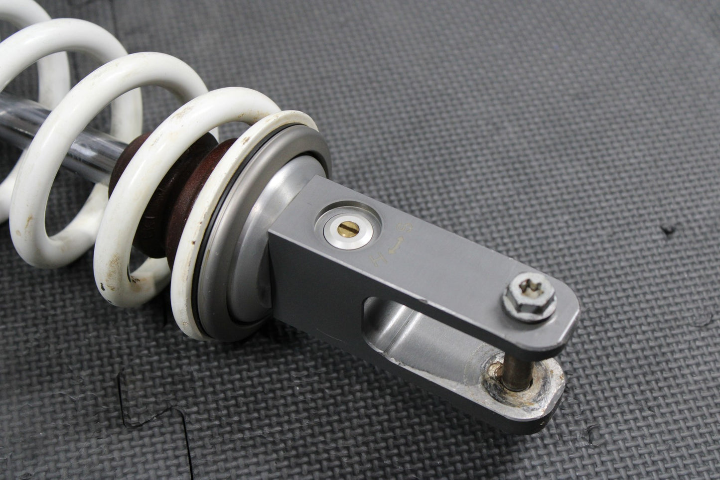47565129