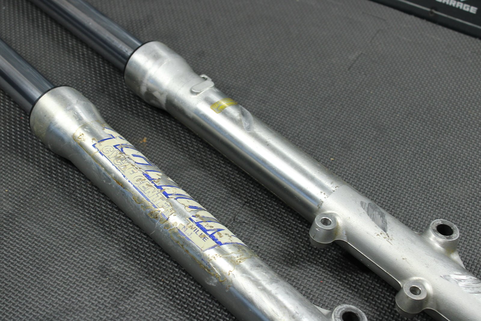 1993 HONDA CR80R OEM SHOWA RIGHT LEFT FRONT SUSPENSION FORKS SHOCKS 51400 - GS2 - 62 - hggarage