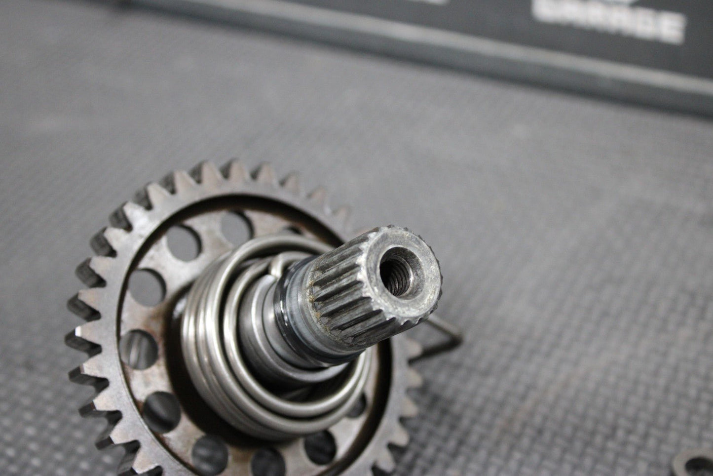 2007 04 - 08 HONDA CRF450R OEM KICKSTART KICK START SHAFT W IDLER GEAR ASSEMBLY - hggarage