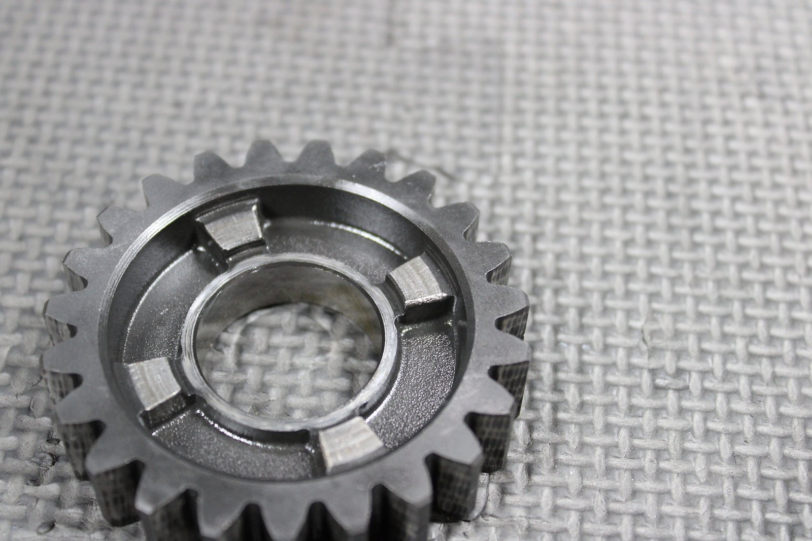 1999 HONDA CR500R OEM TRANSMISSION COUNTER SHAFT 3RD GEAR 23T 23451 - ML3 - 000 - hggarage