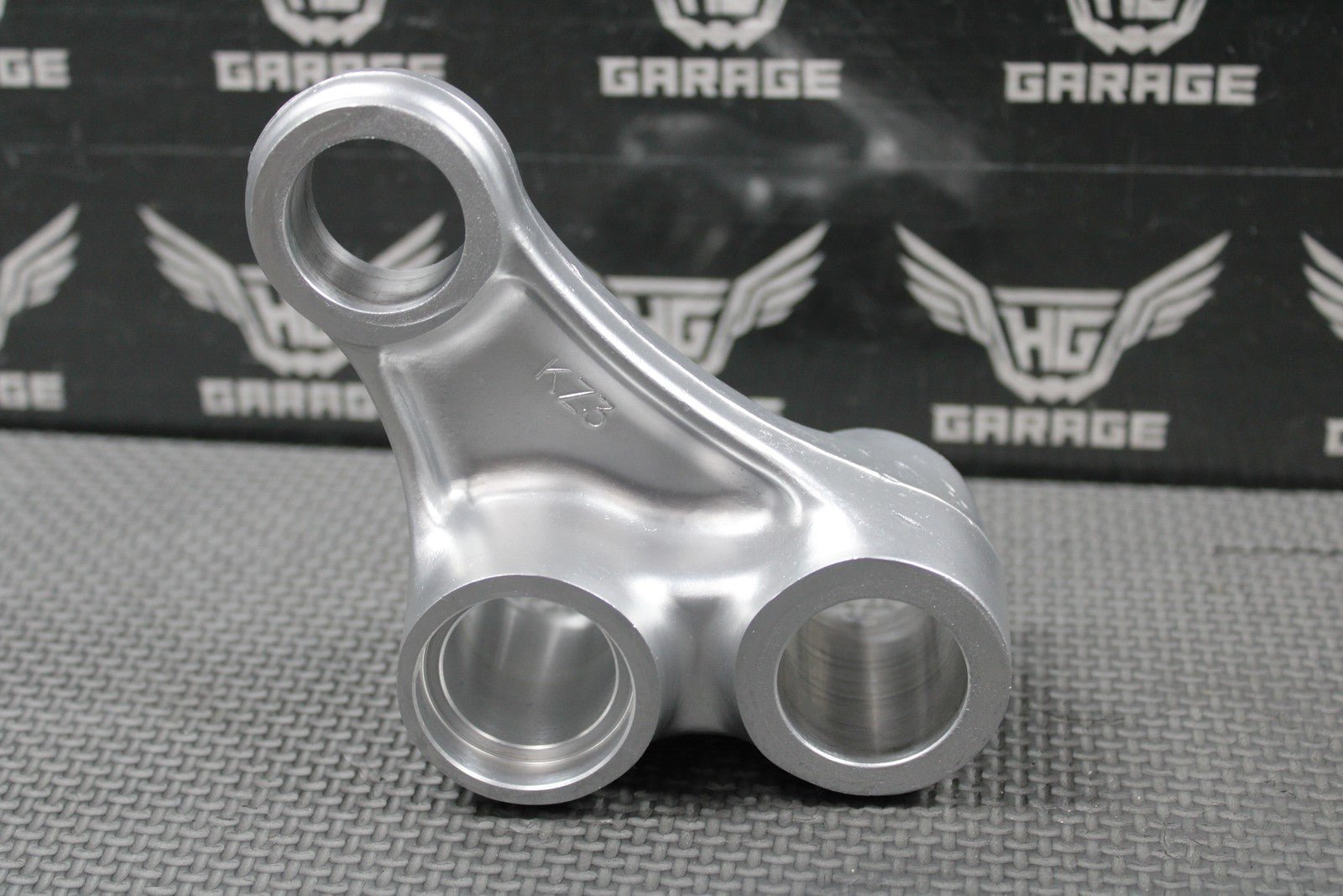 2001 96 - 01 HONDA CR500R OEM REAR SHOCK LINKAGE CUSHION ARM 52465 - MAC - 740 NICE! - hggarage