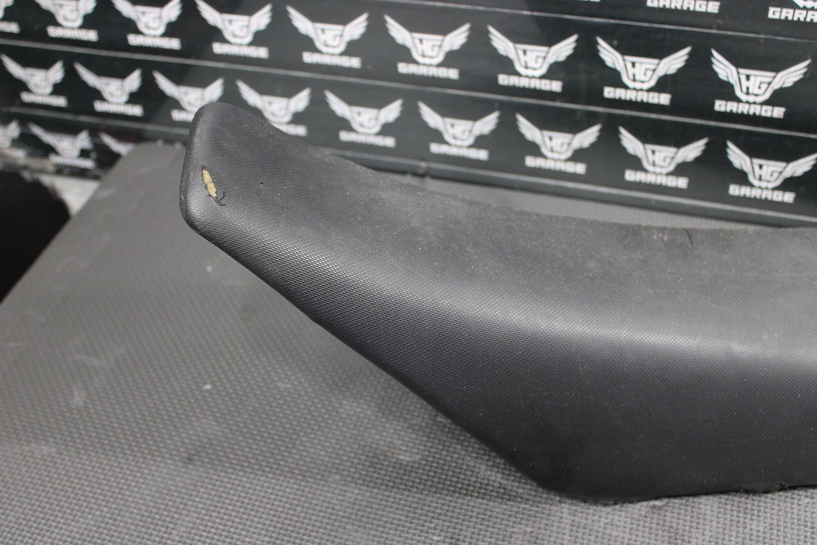 2006 KTM 2004 / 06 - 11 105 04 - 12 85 OEM SEAT SADDLE 47007040100 - hggarage