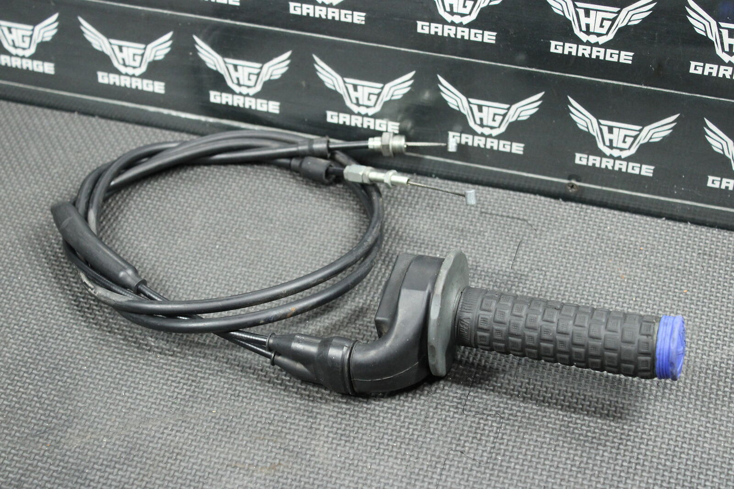 2004 YAMAHA YZ450F OEM RIGHT THROTTLE GRIP CABLE ASSEMBLY 5BE-26240-00-00