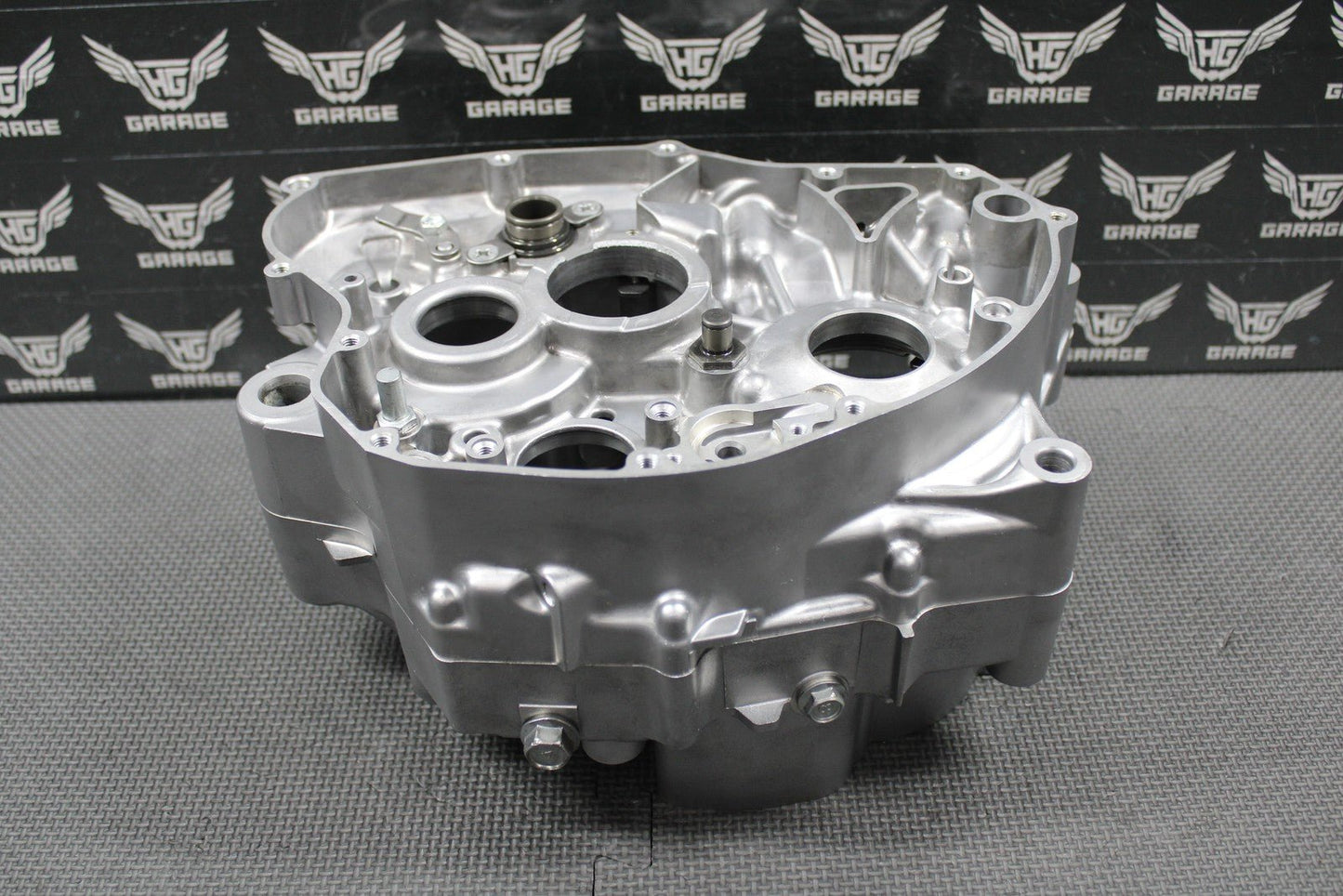 2019 SUZUKI 19 - 25 RMZ250 OEM LEFT RIGHT ENGINE CRANKCASE CRANK CASES BLOCK MINT! - hggarage