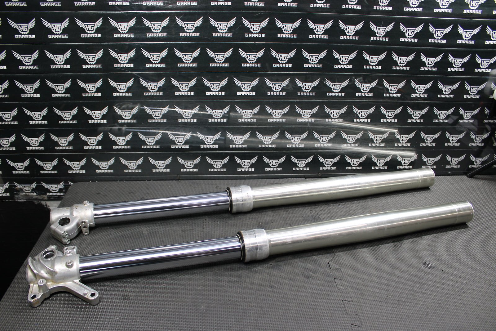 2003 Yamaha YZ125 OEM KYB Right Left Front Suspension Forks Shocks 5UN - 23102 - 00 - hggarage