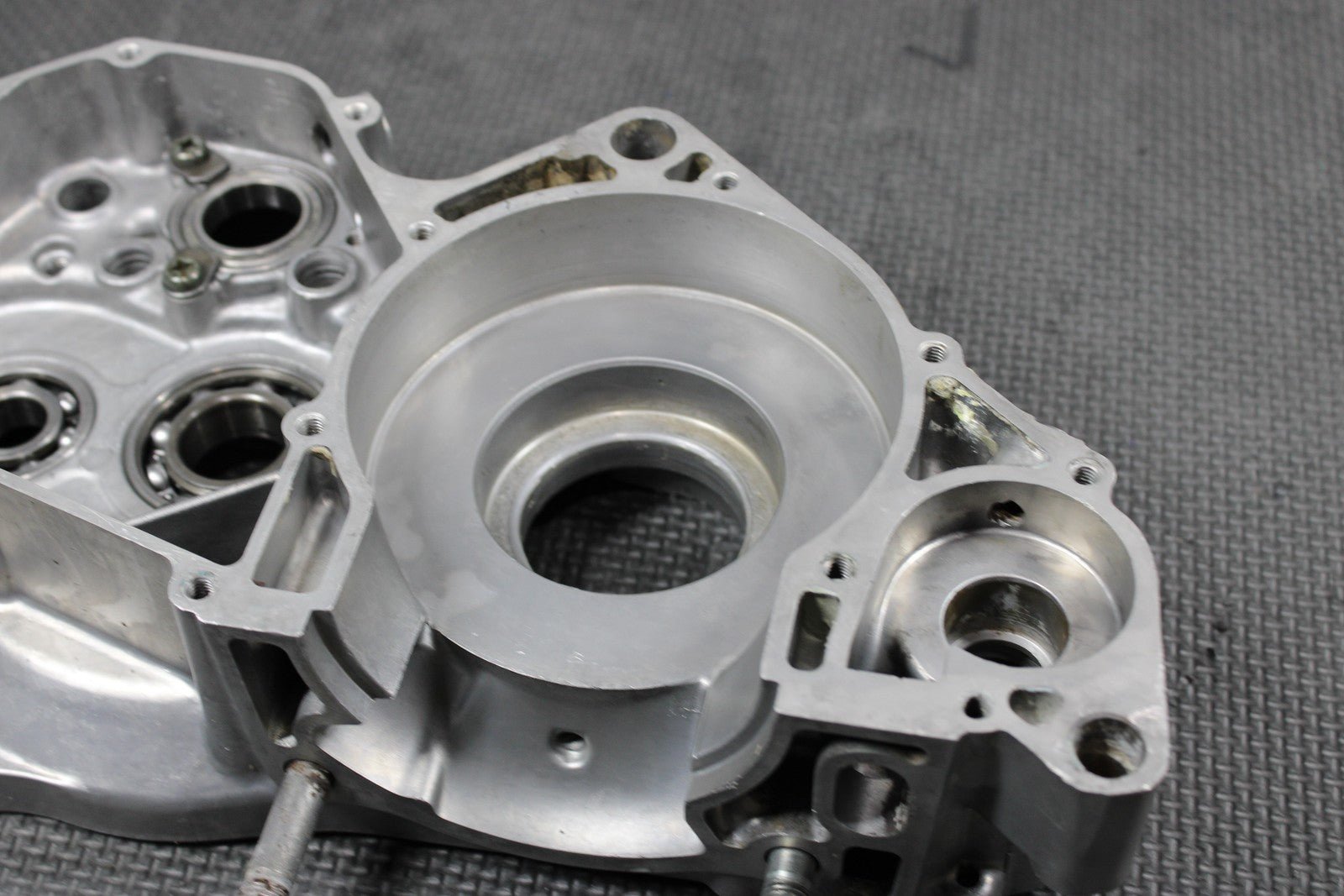 1996 SUZUKI RM250 OEM LEFT RIGHT ENGINE CRANKCASE CRANK CASES BLOCK READ DESC! - hggarage