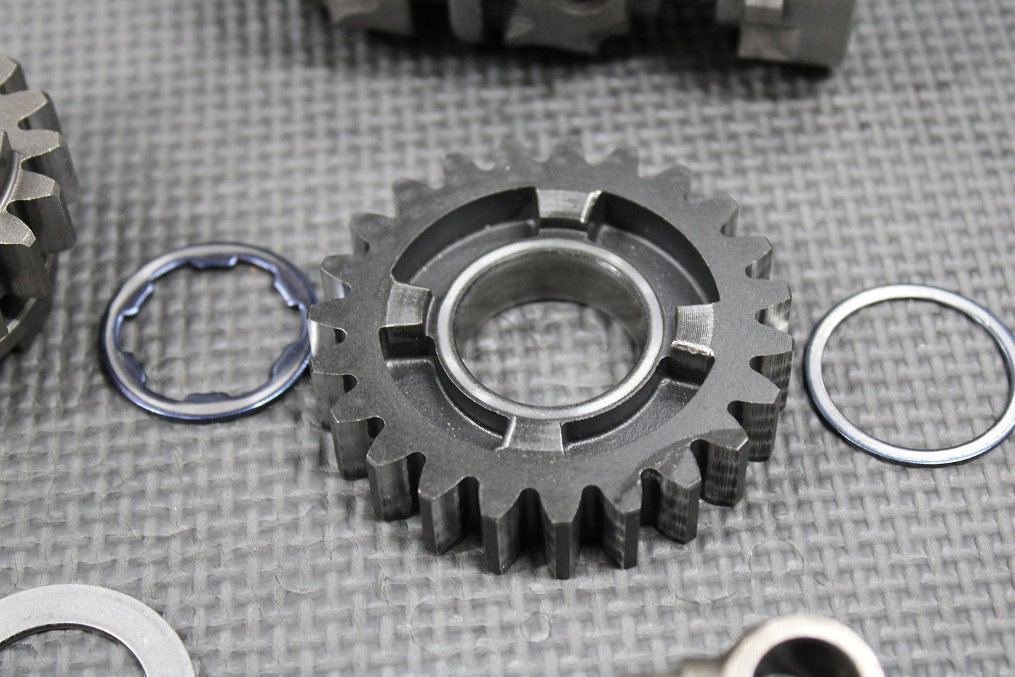 1995 HONDA 93 - 97 CR250R OEM TRANSMISSION TRANNY COUNTERSHAFT GEARS SHIFT PARTS - hggarage