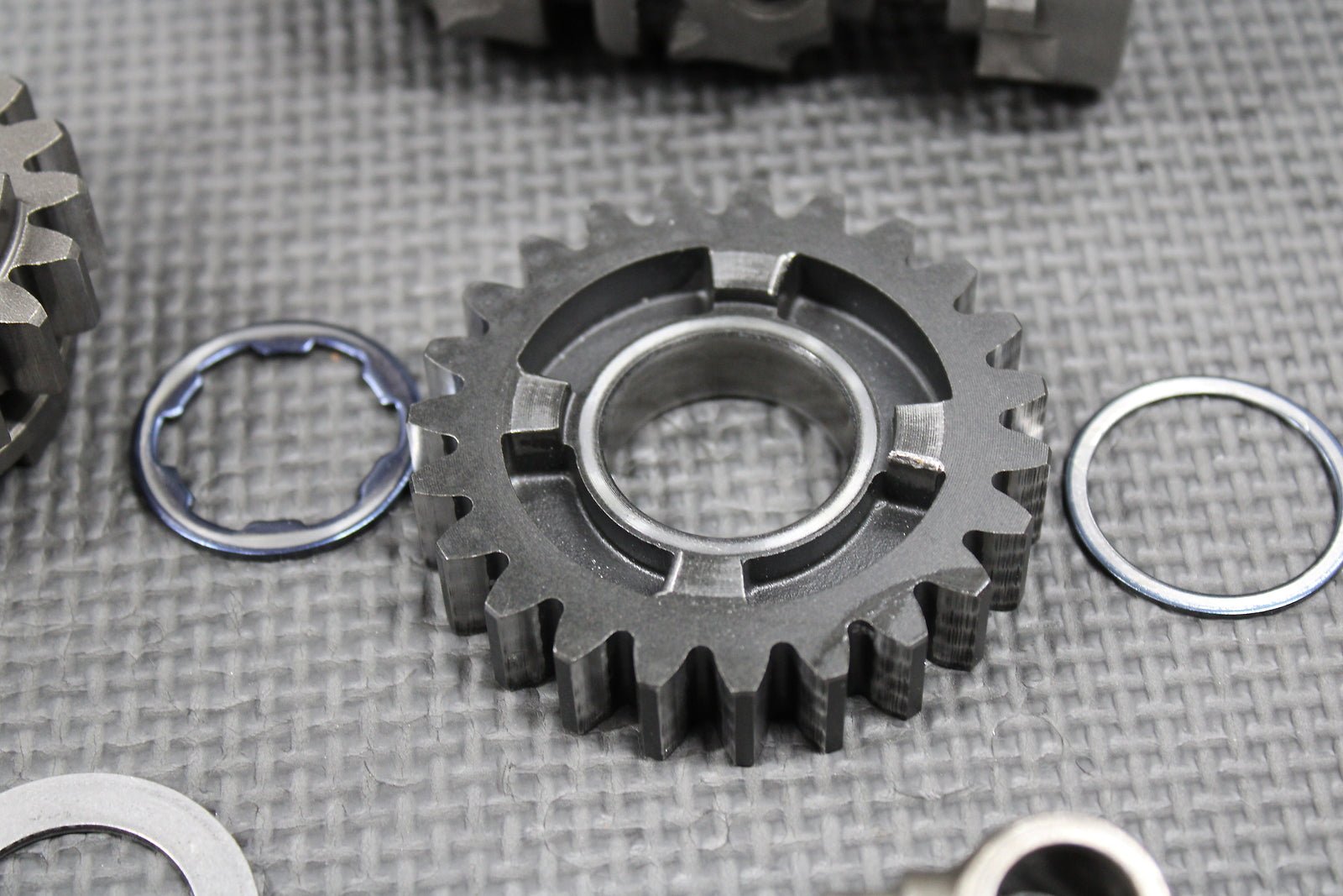 1995 HONDA 93 - 97 CR250R OEM TRANSMISSION TRANNY COUNTERSHAFT GEARS SHIFT PARTS - hggarage