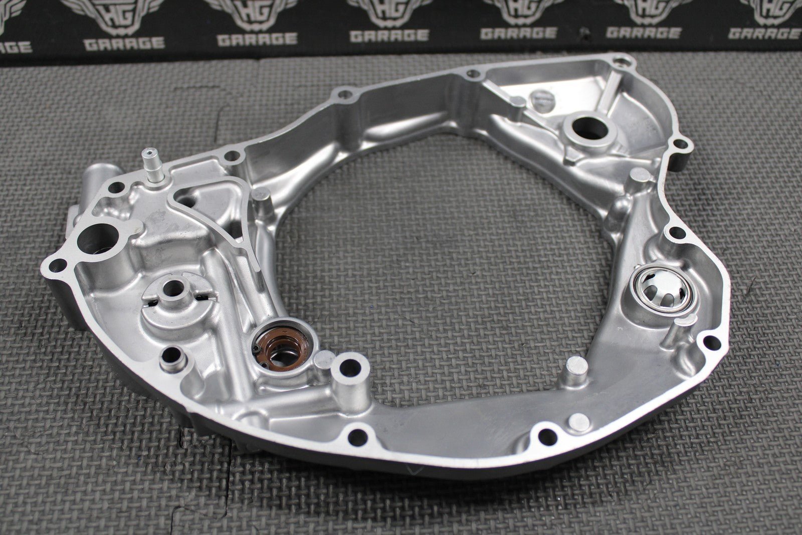 2020 SUZUKI 19 - 25 RMZ250 OEM RIGHT CRANKCASE INNER CLUTCH COVER 11340 - 49H10 GOOD - hggarage