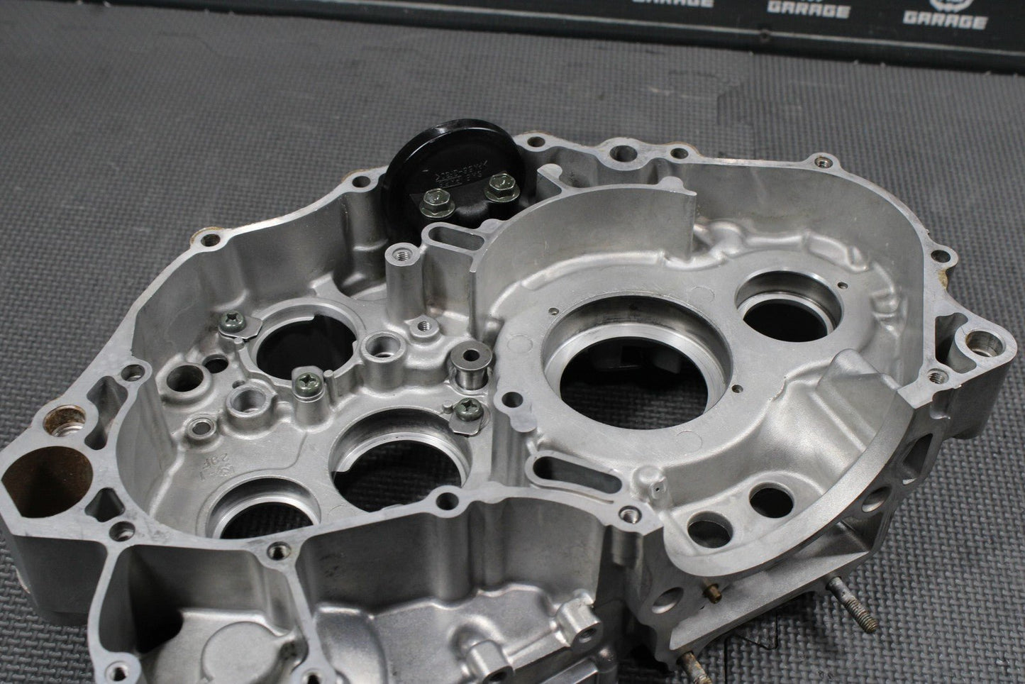 2000 SUZUKI DRZ400 OEM LEFT RIGHT ENGINE MOTOR CRANKCASE CASES HALFS BLOCK GOOD! - hggarage