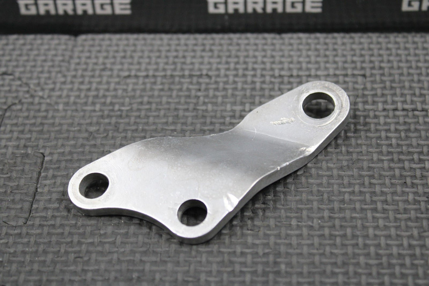 2001 HONDA CR250R OEM ENGINE MOTOR MOUNT HEAD STAY HANGER BRACKET 50407 - KZ3 - J30 - hggarage