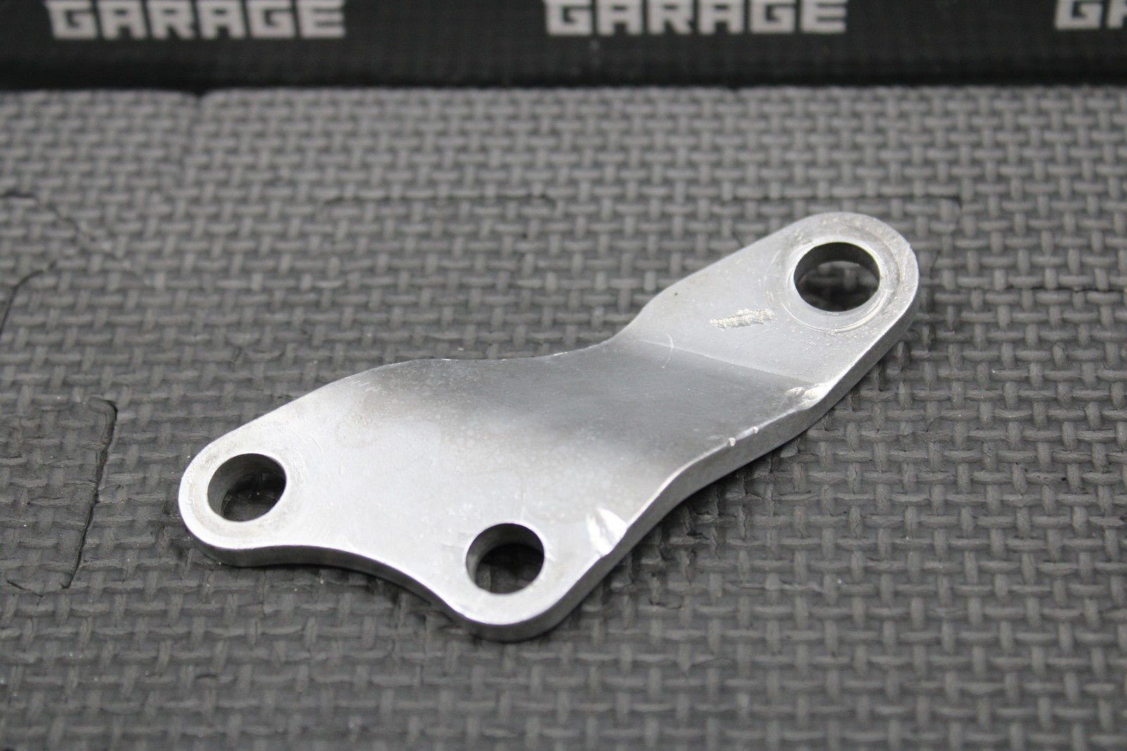 2001 HONDA CR250R OEM ENGINE MOTOR MOUNT HEAD STAY HANGER BRACKET 50407 - KZ3 - J30 - hggarage