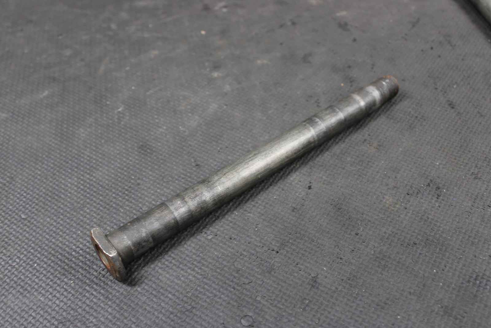 2002 YAMAHA YZ426F OEM FRONT REAR AXLE BACK WHEEL RIM SWINGARM PIVOT BOLT AXLES - hggarage
