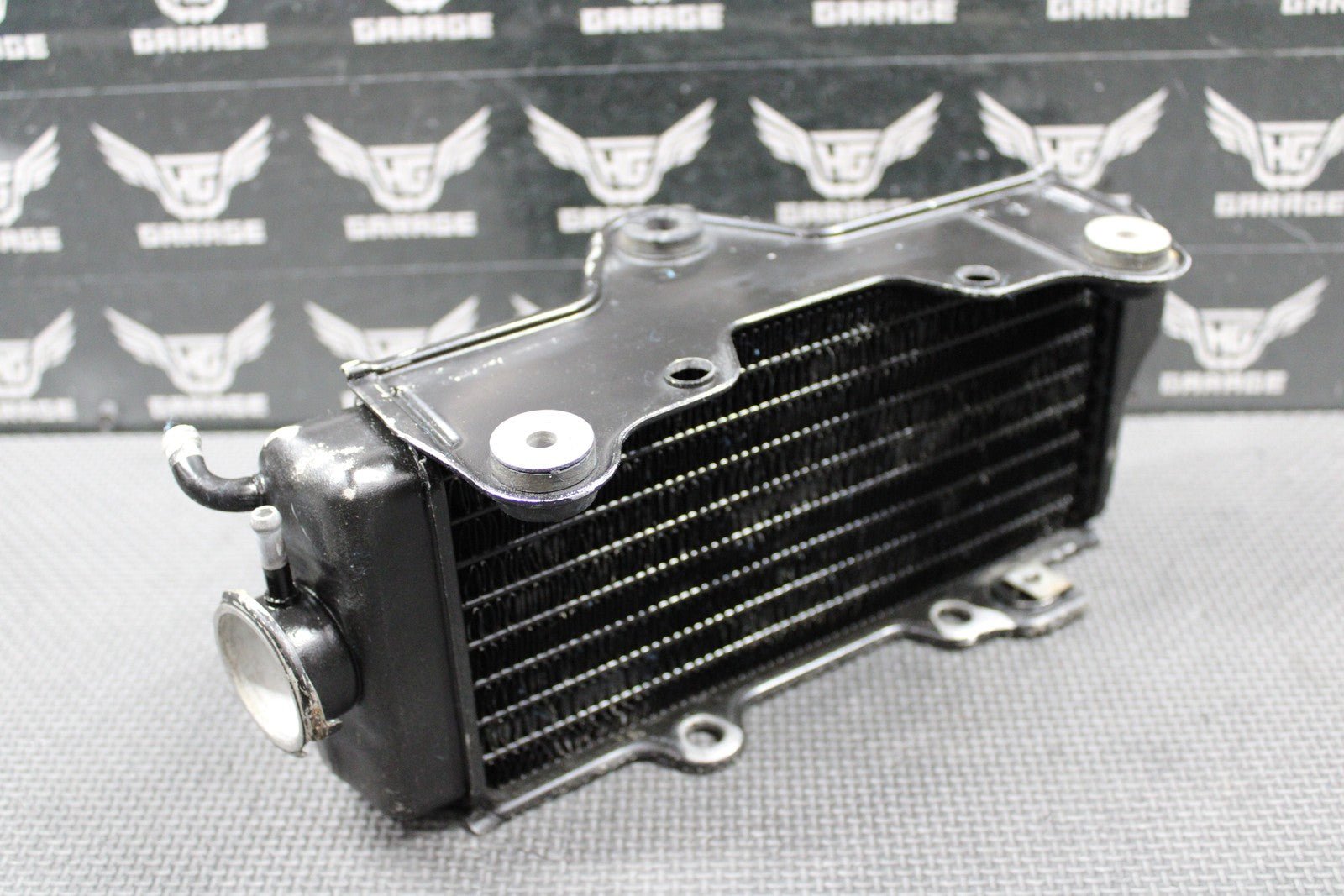 1987 1988 HONDA CR125R OEM RIGHT SIDE FILL RADIATOR COOLER 19010 - KS6 - 700 NICE! - hggarage