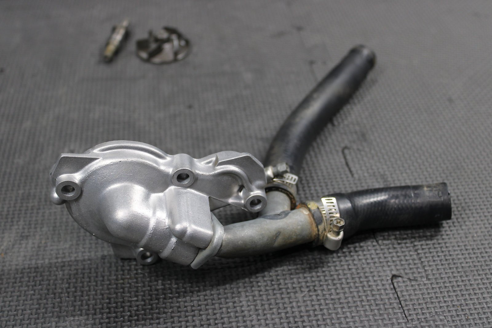 2009 YAMAHA 03 - 11 WR450F 03 - 09 YZ450F OEM ENGINE WATER PUMP W HOUSING - hggarage