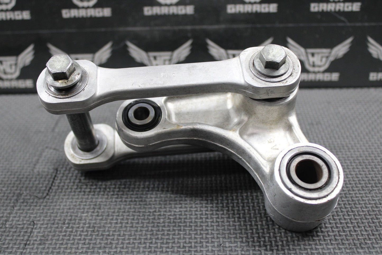 1999 SUZUKI 98 - 99 RM250 OEM REAR SHOCK SWINGARM LINKAGE LEVER 62600 - 37820 NICE! - hggarage