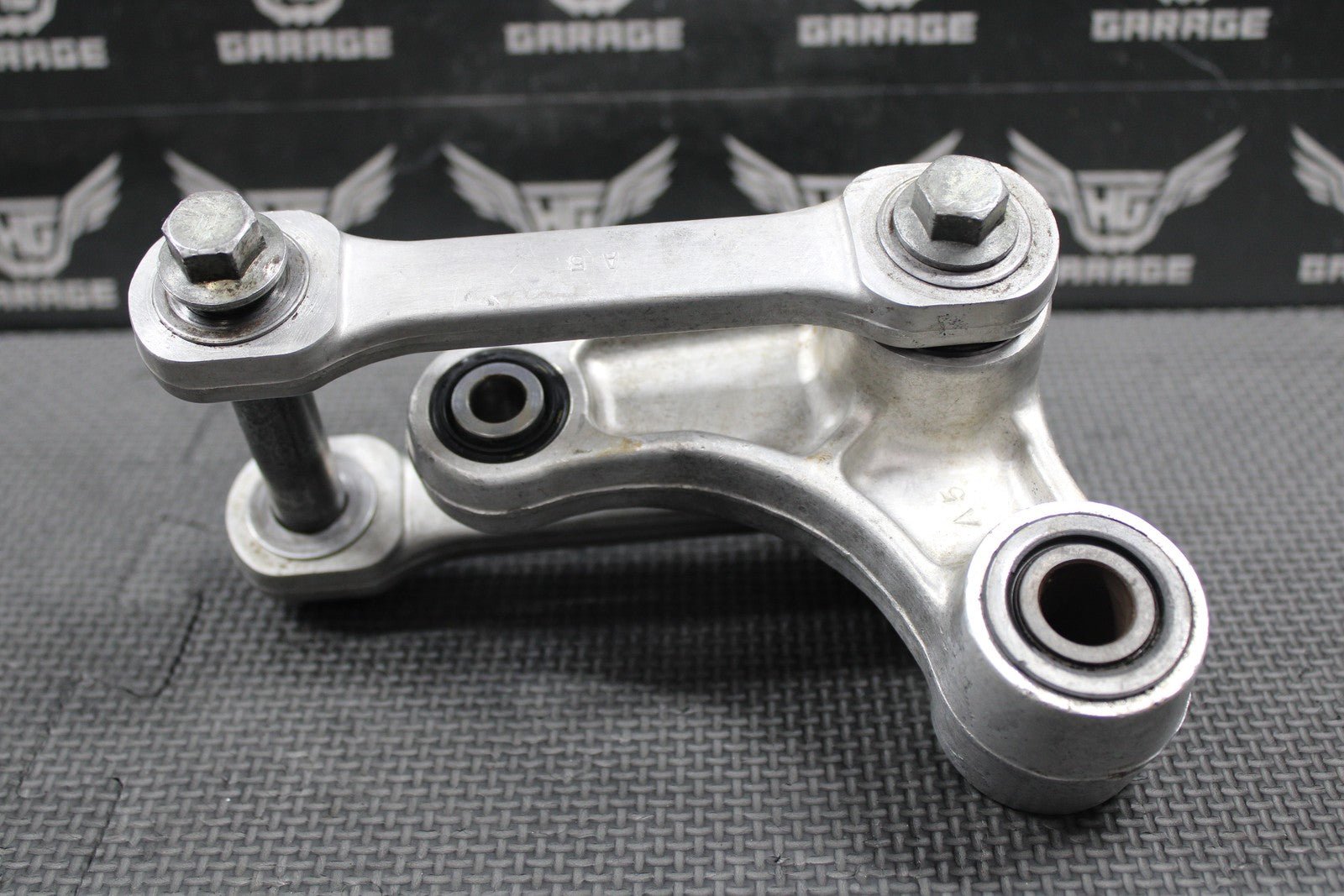 1999 SUZUKI 98 - 99 RM250 OEM REAR SHOCK SWINGARM LINKAGE LEVER 62600 - 37820 NICE! - hggarage