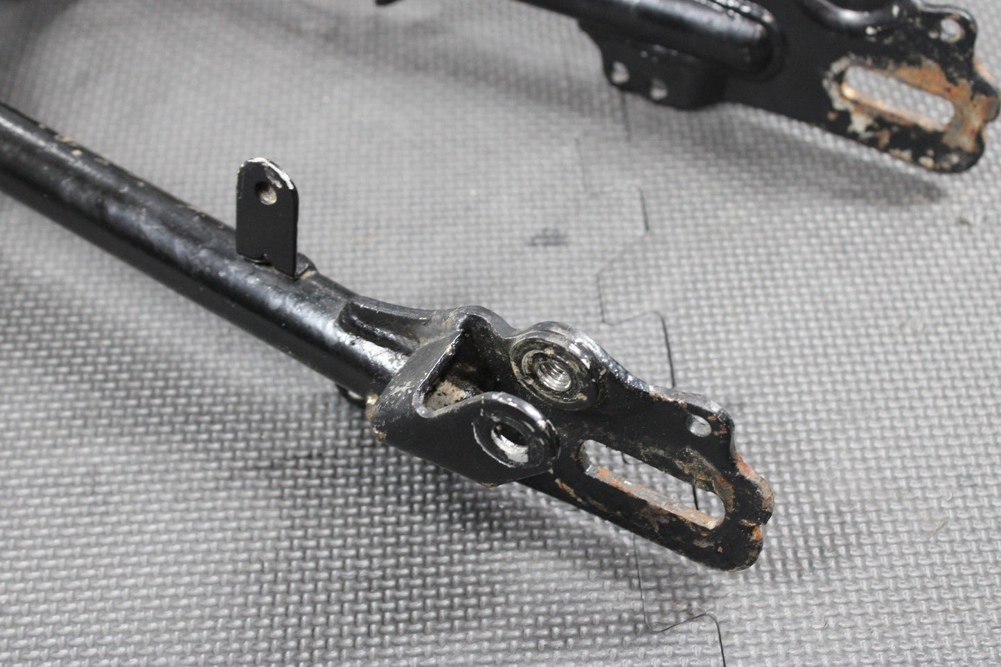 1997 YAMAHA RT100 92 - 00 OEM SWINGARM SWING ARM SUSPENSION 3UL - 22110 - 00 - 35 - hggarage