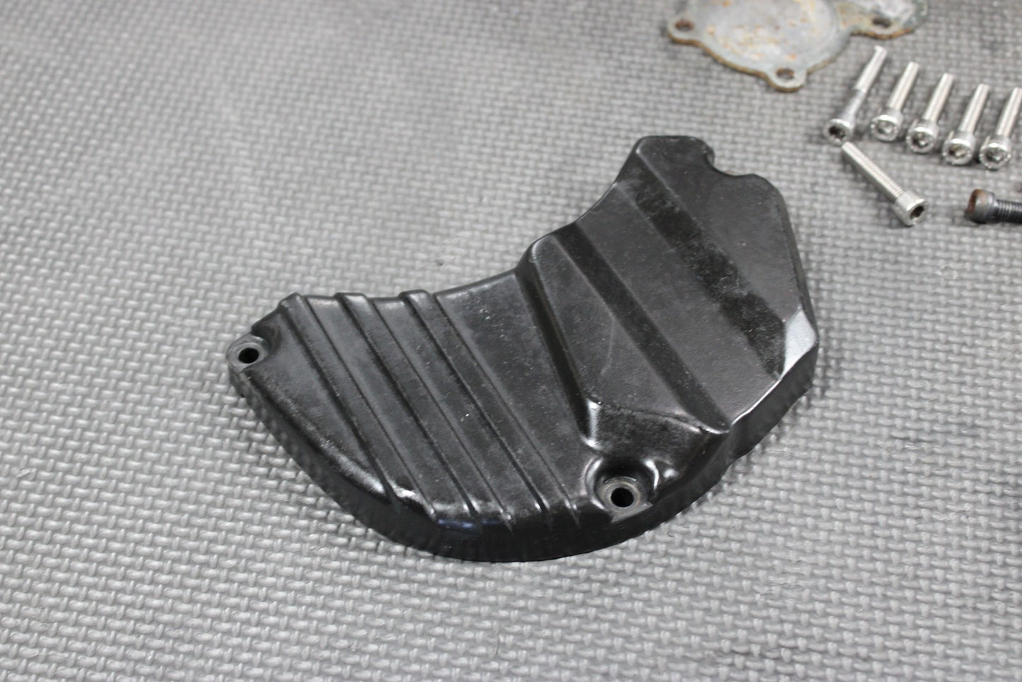 1991 YAMAHA BANSHEE 350 OEM ENGINE MOTOR RIGHT SIDE CLUTCH COVER 2GU - 15421 - 00 - 00 - hggarage