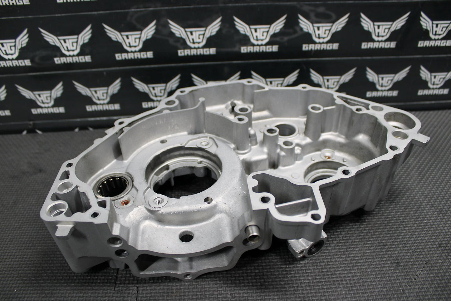 2002 Yamaha WR426F YZ426F OEM Left Side Crankcase Crank Case Half Bottom End - hggarage