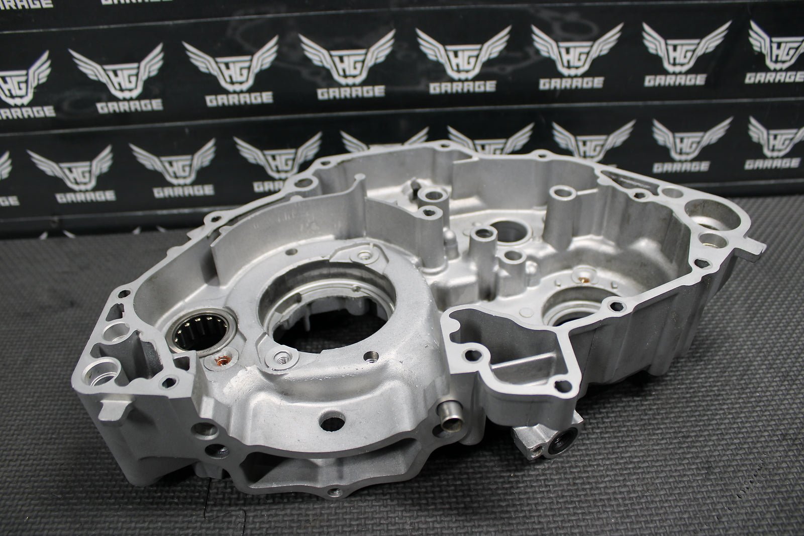 2002 Yamaha WR426F YZ426F OEM Left Side Crankcase Crank Case Half Bottom End - hggarage