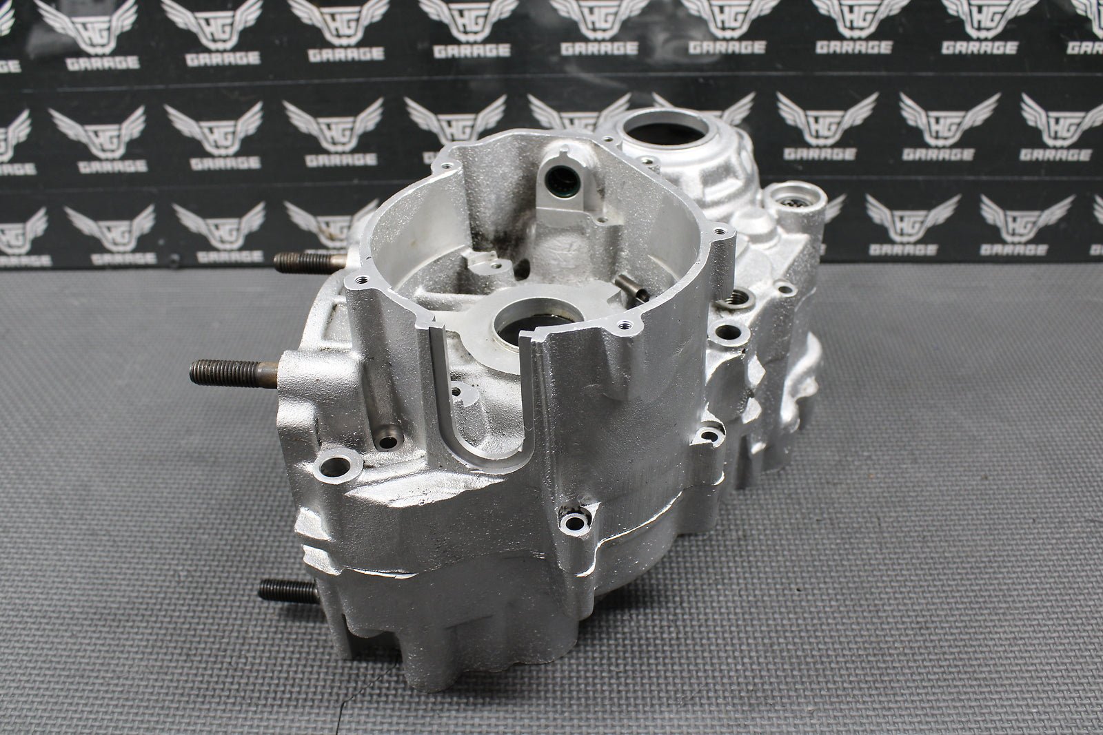 1991 KTM 300 EXC OEM LEFT RIGHT ENGINE MOTOR CRANKCASE CRANK CASES 54630004200 - hggarage