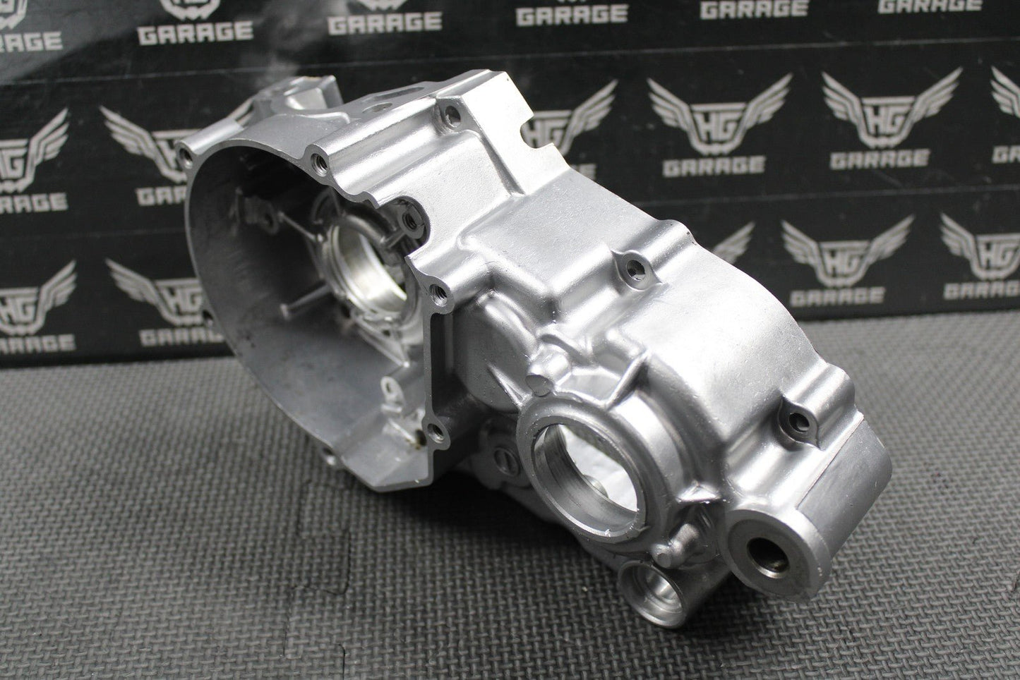 2015 KAWASAKI 14 - 21 KX85 KX100 OEM LEFT ENGINE CRANKCASE CRANK CASE 14001 - 0737 - hggarage