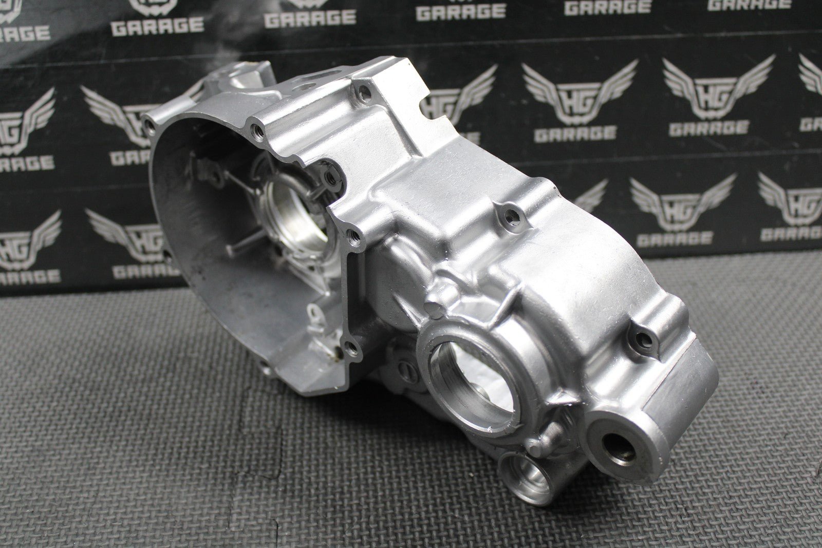 2015 KAWASAKI 14 - 21 KX85 KX100 OEM LEFT ENGINE CRANKCASE CRANK CASE 14001 - 0737 - hggarage