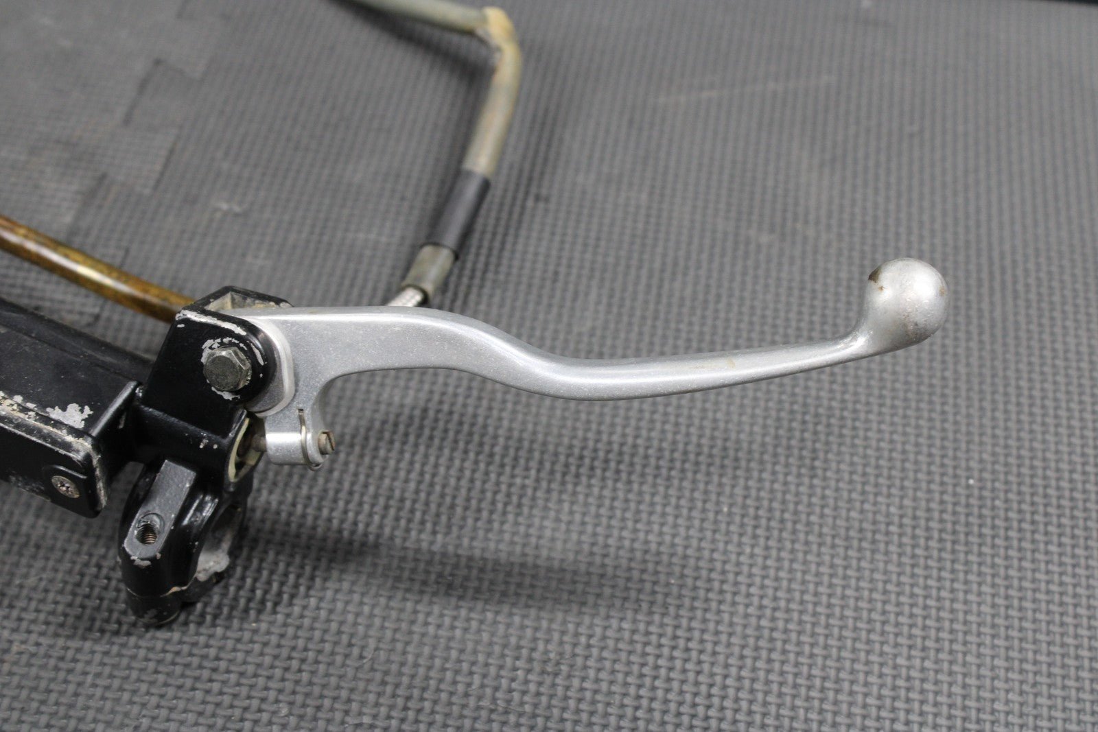 1986 KAWASAKI KDX200 OEM TOKICO FRONT BRAKE CALIPER MASTER CYLINDER ASSEMBLY - hggarage
