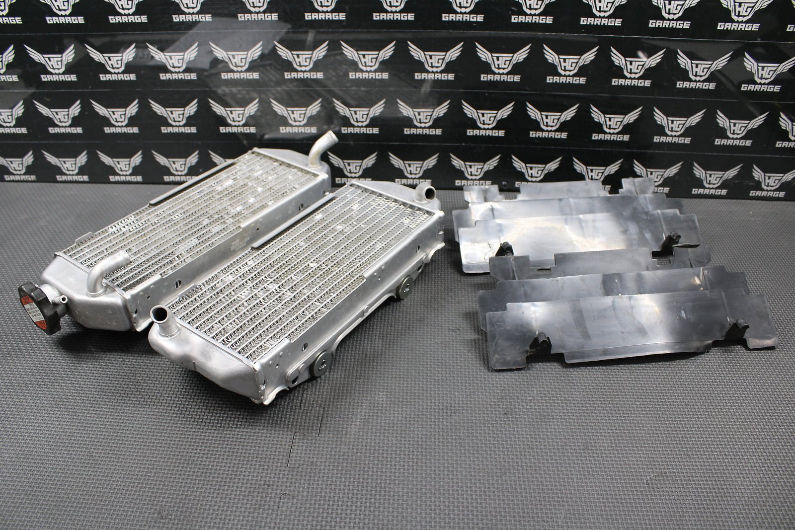 2000 2001 SUZUKI DRZ400 DRZ400E OEM LEFT RIGHT RADIATOR RADIATORS LOUVERS GOOD! - hggarage