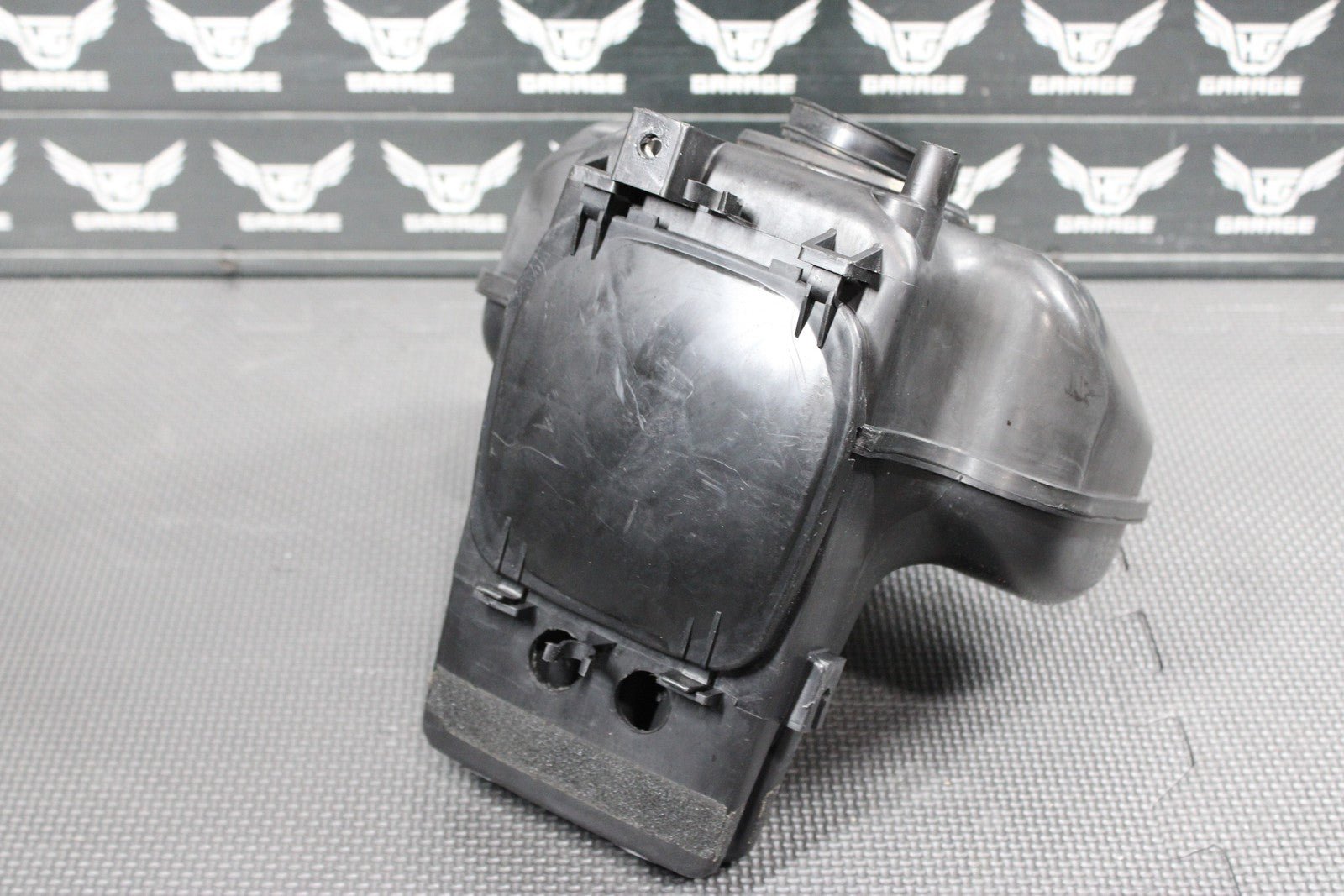2005 SUZUKI DR200SE OEM AIRBOX INTAKE AIR CLEANER CASE ASSEMBLY - hggarage