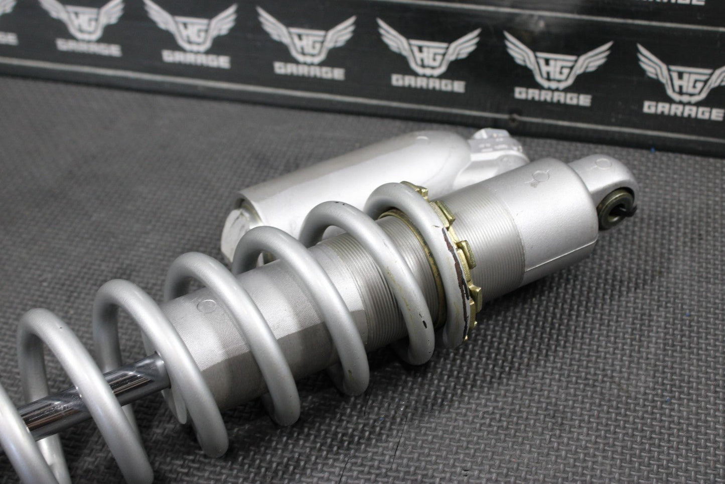 2005 YAMAHA YZ450F OEM REAR BACK SHOCK ABSORBER SUSPENSION 5XD - 22210 - 50 - 00 NICE! - hggarage