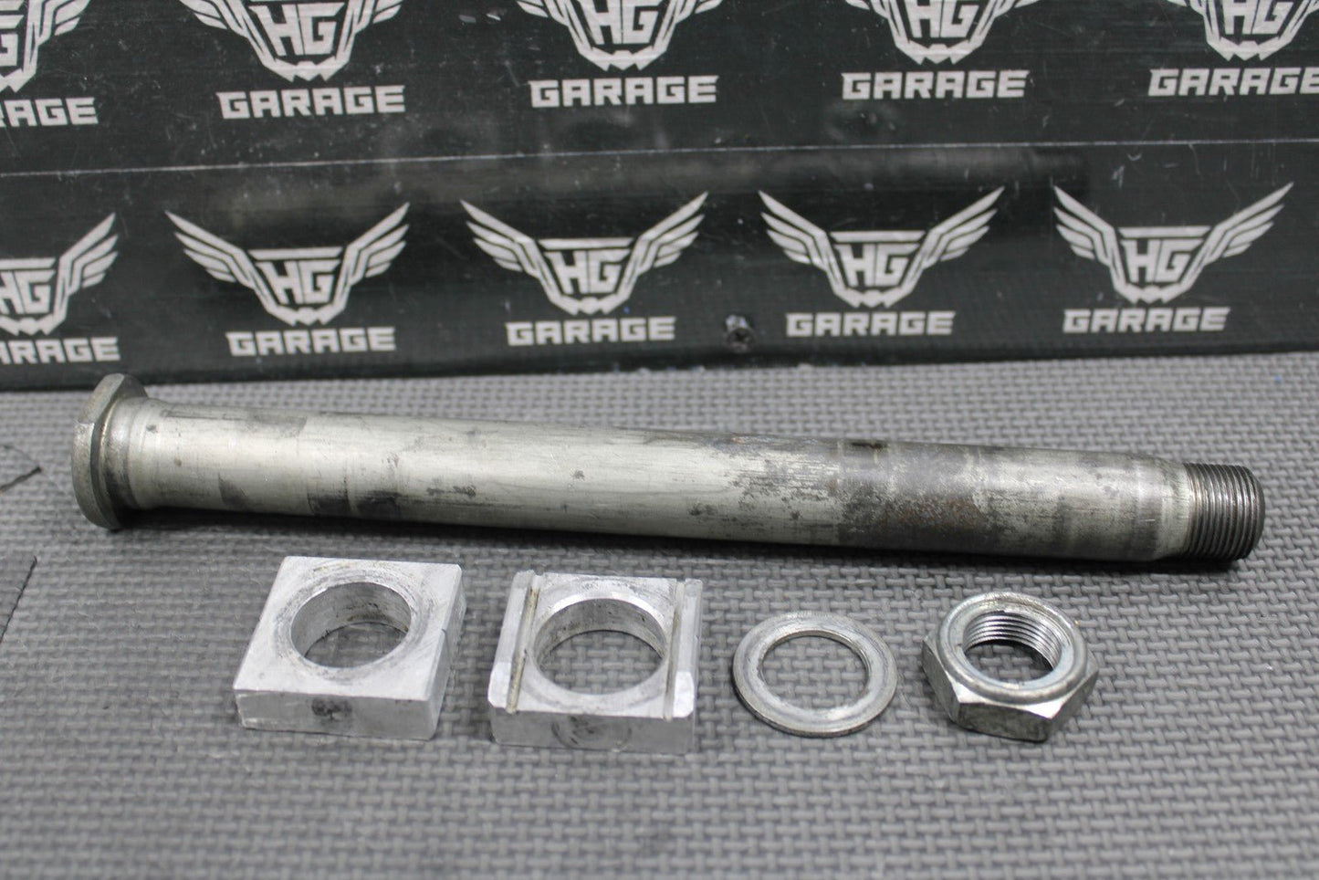 2006 HONDA CRF450X OEM REAR AXLE BACK WHEEL RIM PIVOT BOLT BLOCKS 42301 - KZ4 - J40 - hggarage