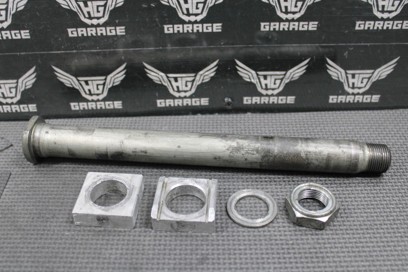 2006 HONDA CRF450X OEM REAR AXLE BACK WHEEL RIM PIVOT BOLT BLOCKS 42301 - KZ4 - J40 - hggarage