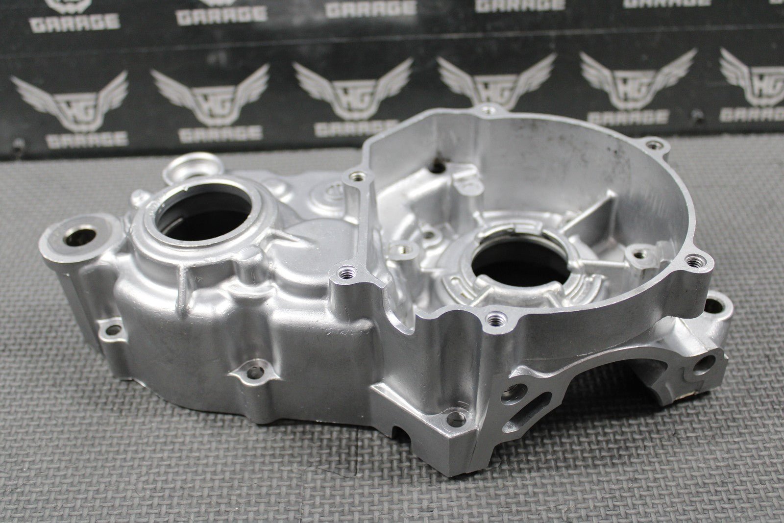 2015 KAWASAKI 14 - 21 KX85 KX100 OEM LEFT ENGINE CRANKCASE CRANK CASE 14001 - 0737 - hggarage