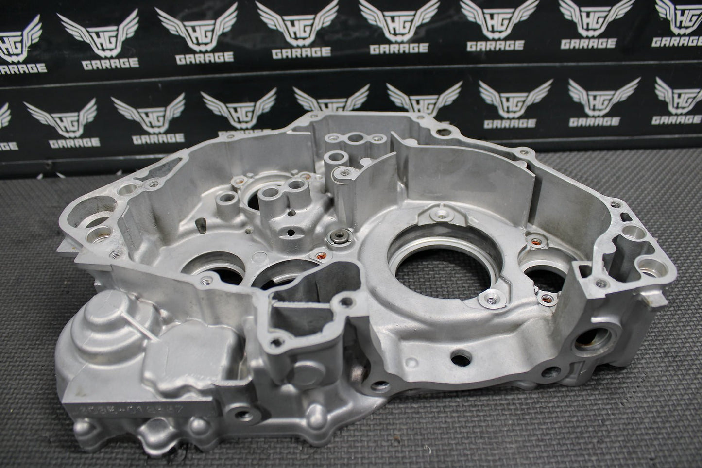 2002 Yamaha WR426F YZ426F OEM Right Side Crankcase Crank Case Half Bottom End - hggarage