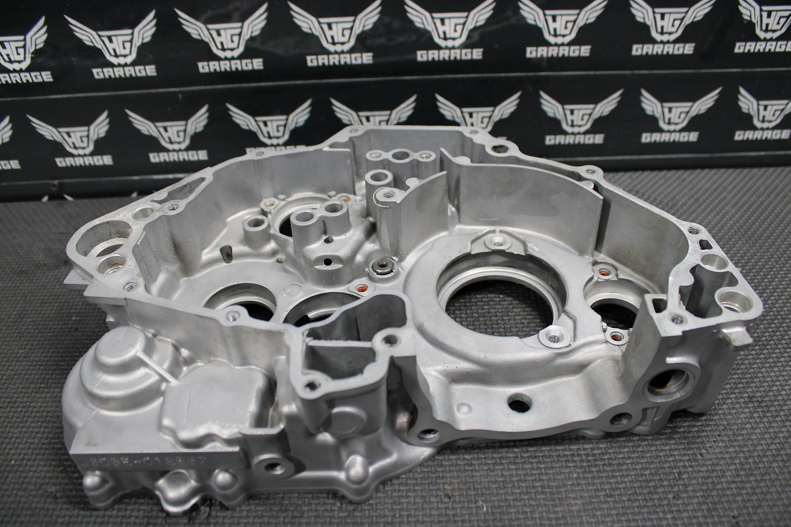 2002 Yamaha WR426F YZ426F OEM Right Side Crankcase Crank Case Half Bottom End - hggarage