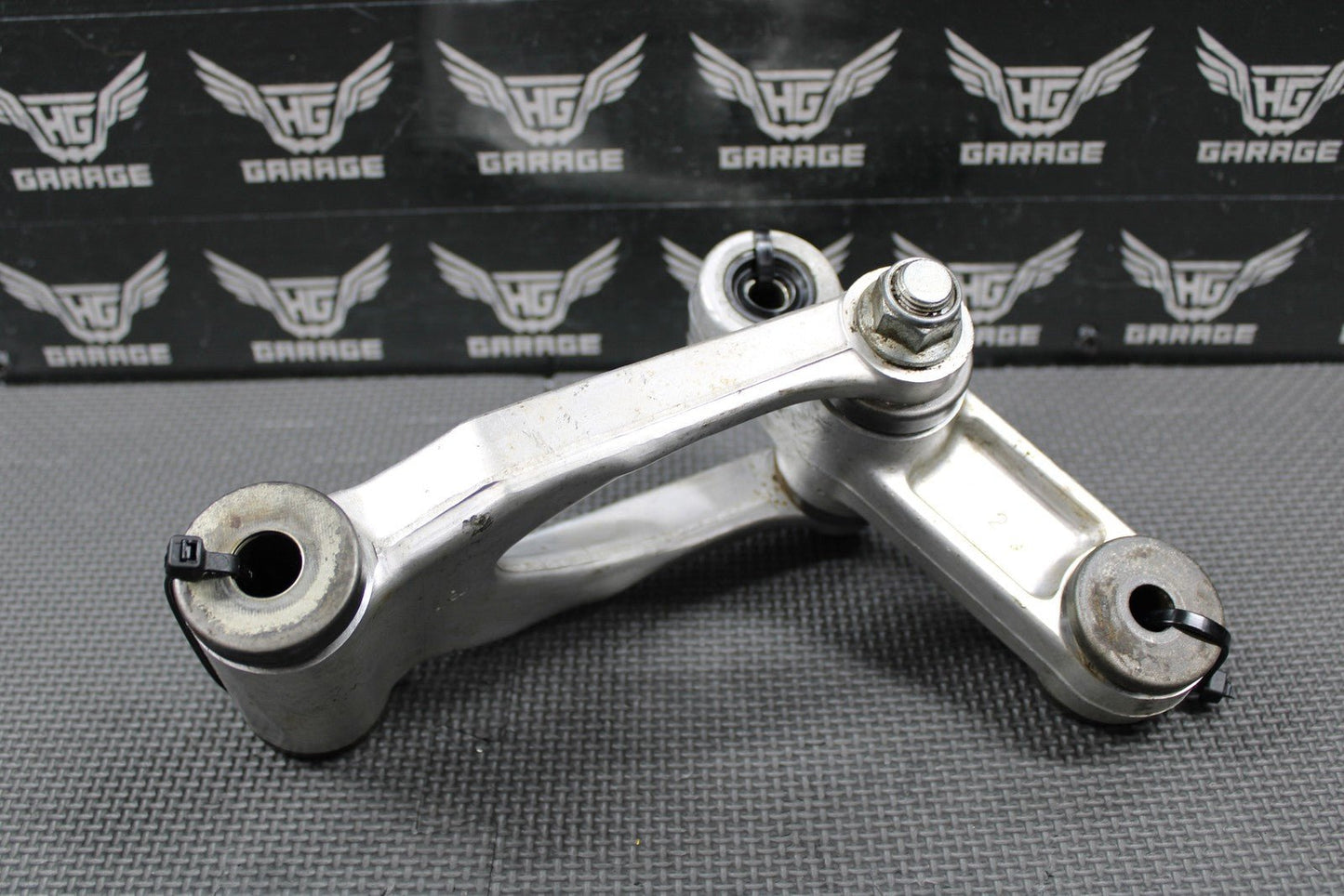 1995 89 - 98 SUZUKI RMX250 OEM REAR SHOCK LINKAGE CUSHION LEVER SET 62601 - 27811 - hggarage