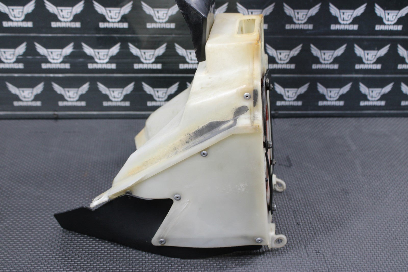 1998 HONDA CR125R OEM AIRBOX INTAKE AIR CLEANER CASE 17210 - KZ4 - J00 - hggarage