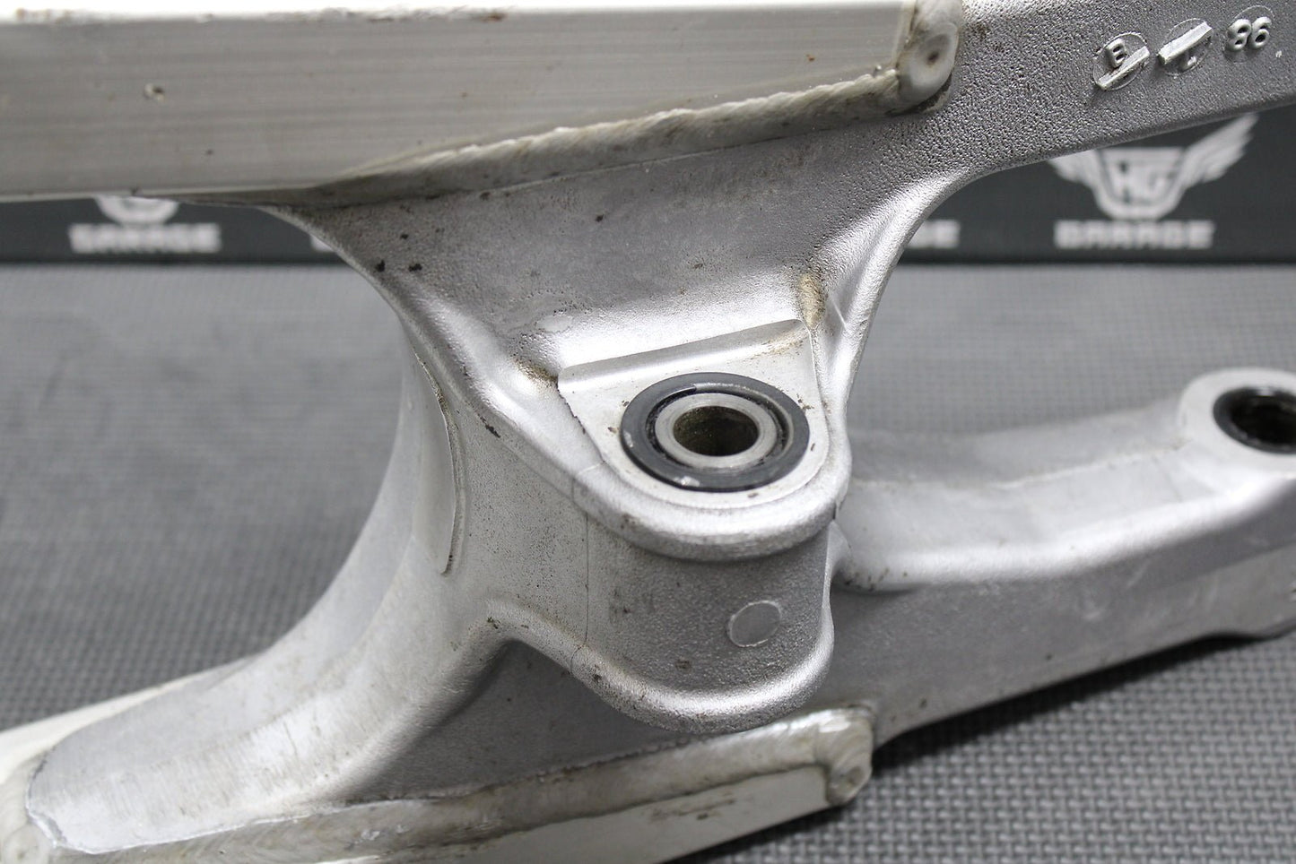 1999 SUZUKI RM125 RM250 OEM SWINGARM SWING ARM REAR SUSPENSION 61000 - 37E10 - hggarage
