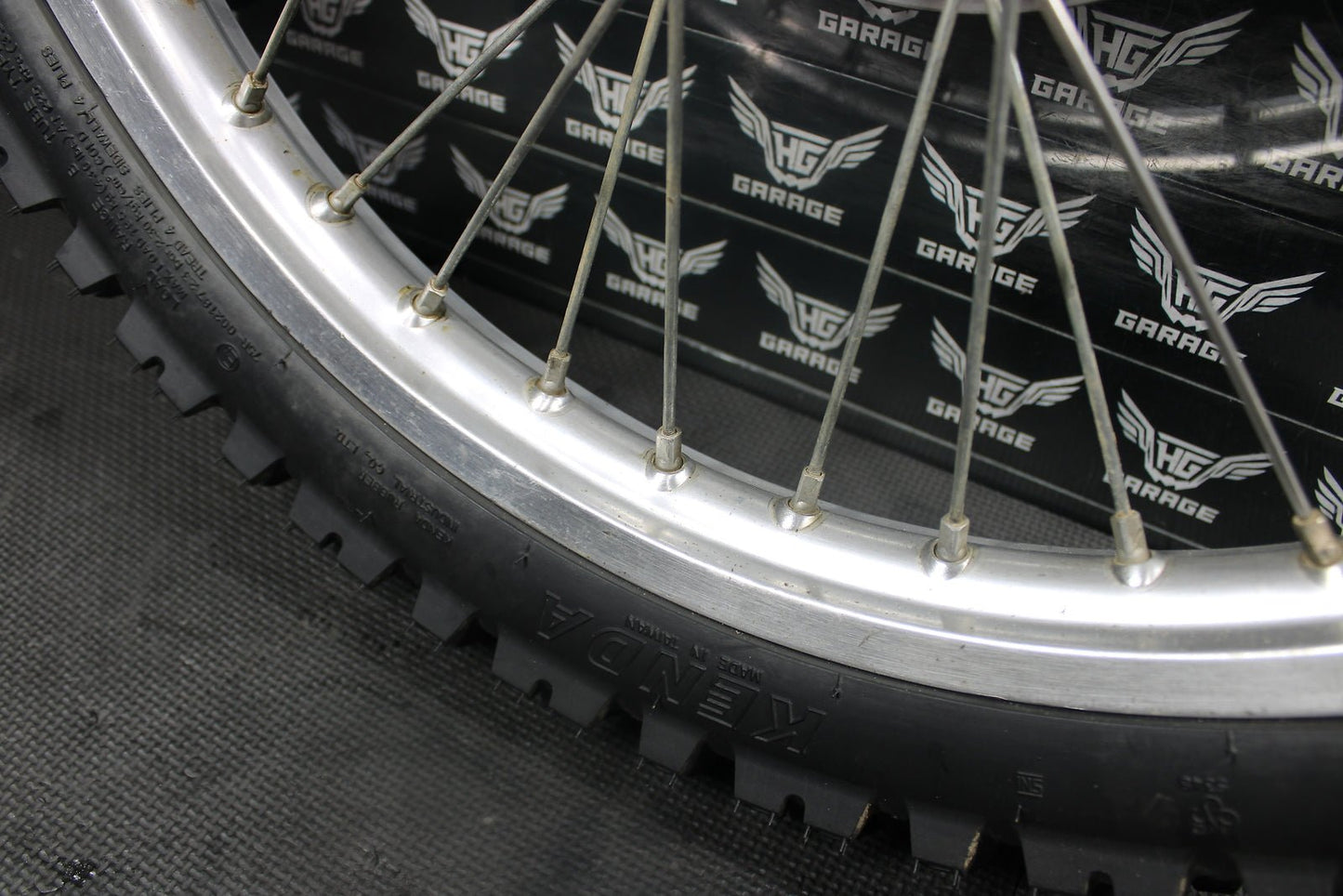 2000 Yamaha YZ125 YZ250 OEM Excel Front Wheel Rim Hub 4SS - 25111 - 01 - 00 - hggarage