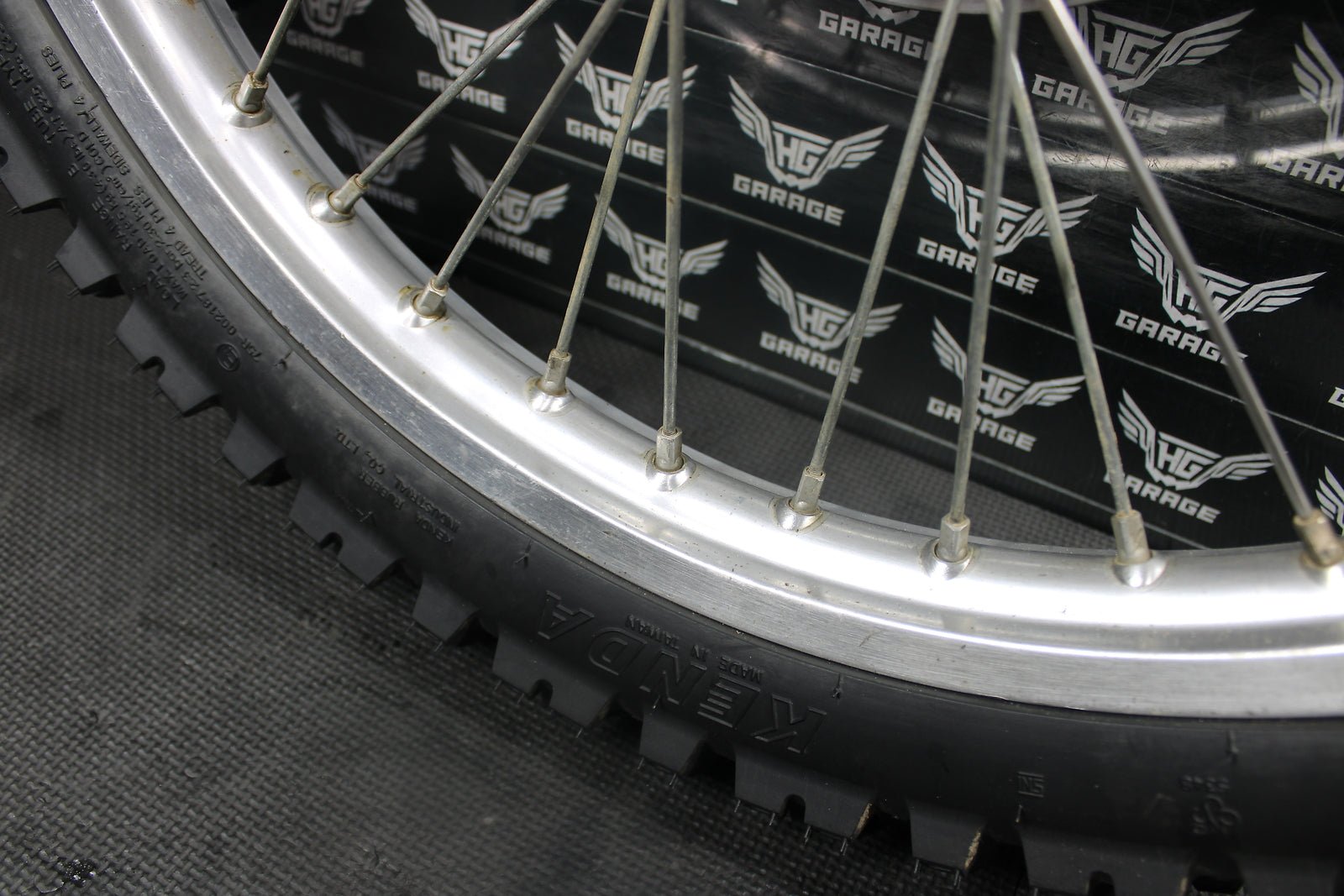 2000 Yamaha YZ125 YZ250 OEM Excel Front Wheel Rim Hub 4SS - 25111 - 01 - 00 - hggarage