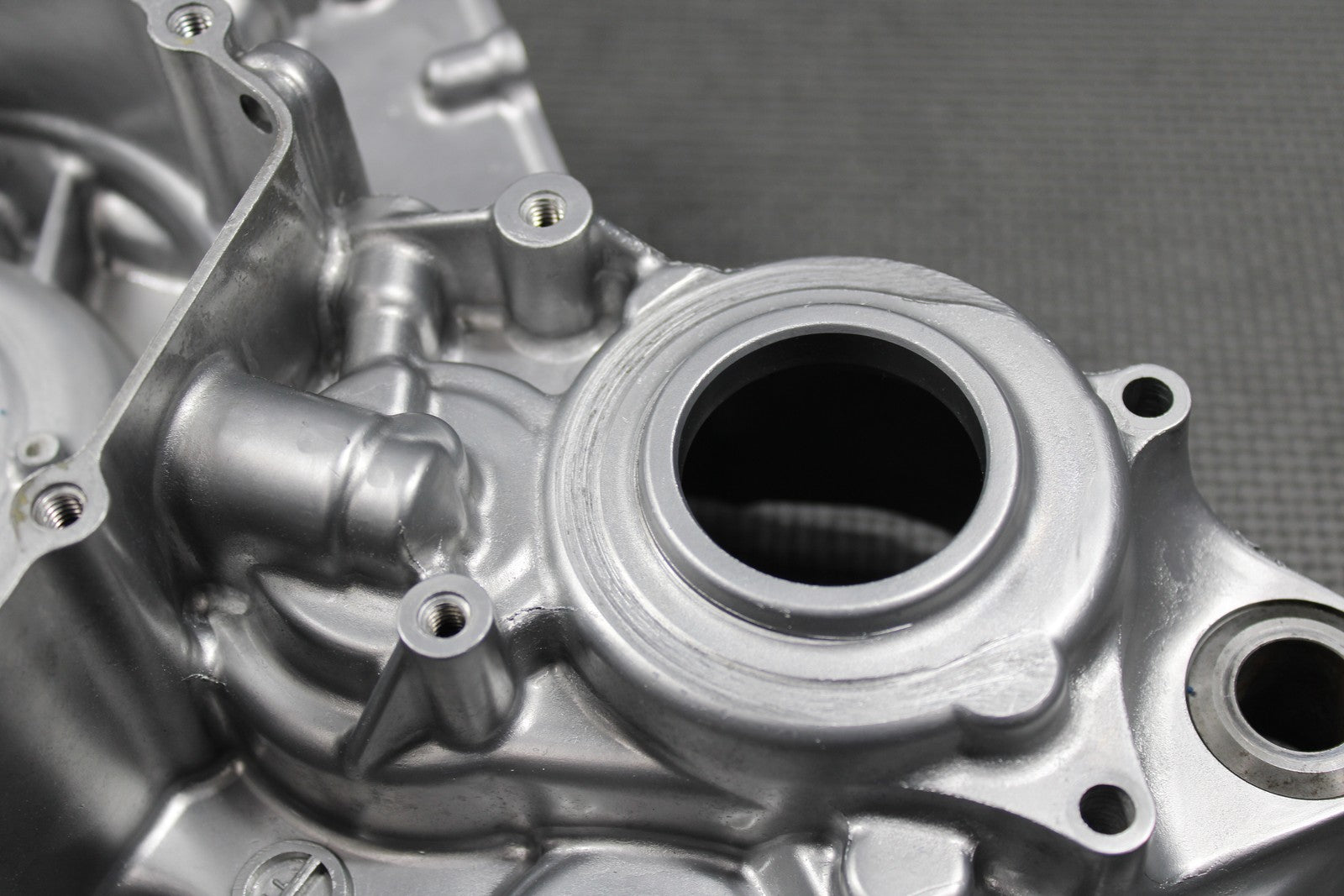2003 HONDA CR250R OEM LEFT ENGINE CRANKCASE CRANK CASE BLOCK 04922 - KZ3 - L31 NICE! - hggarage