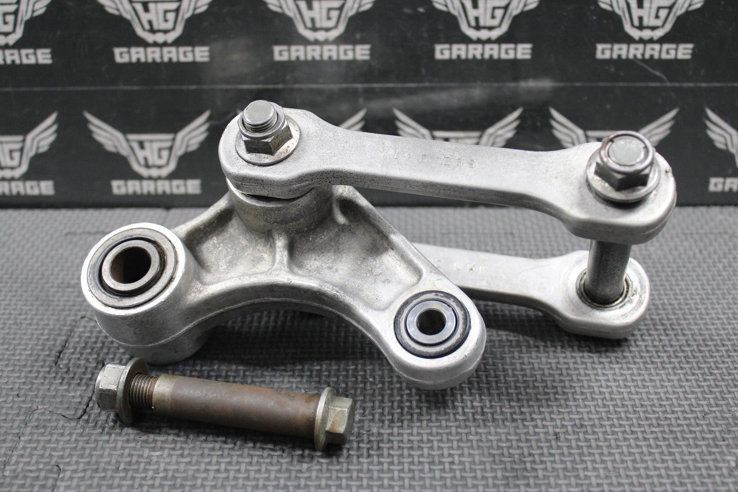 1999 SUZUKI 98 - 99 RM250 OEM REAR SHOCK SWINGARM LINKAGE LEVER 62600 - 37820 NICE! - hggarage
