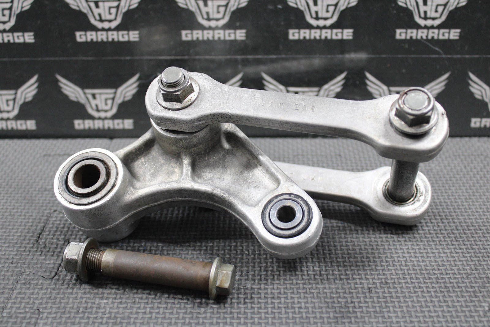 1999 SUZUKI 98 - 99 RM250 OEM REAR SHOCK SWINGARM LINKAGE LEVER 62600 - 37820 NICE! - hggarage