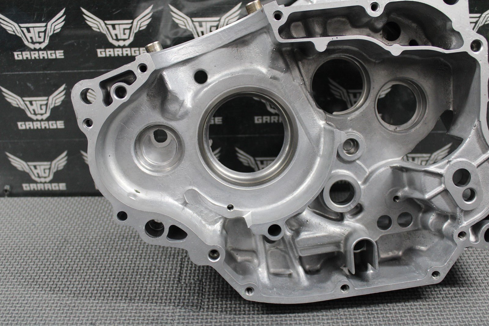1991 HONDA 90 - 95 XR250R OEM RIGHT ENGINE CRANKCASE CRANK CASE 11100 - KZ1 - 671 MINT - hggarage