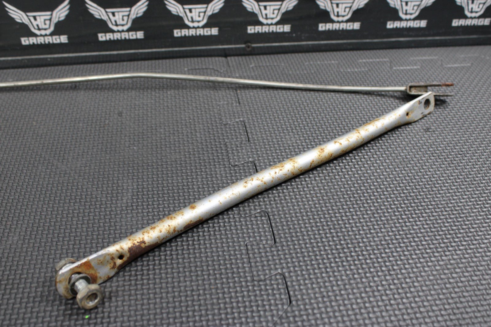 2005 SUZUKI DR200SE OEM RIGHT REARSET BRAKE FOOT PEDAL BRAKE ROD ARM 43120 - 44A12 - hggarage